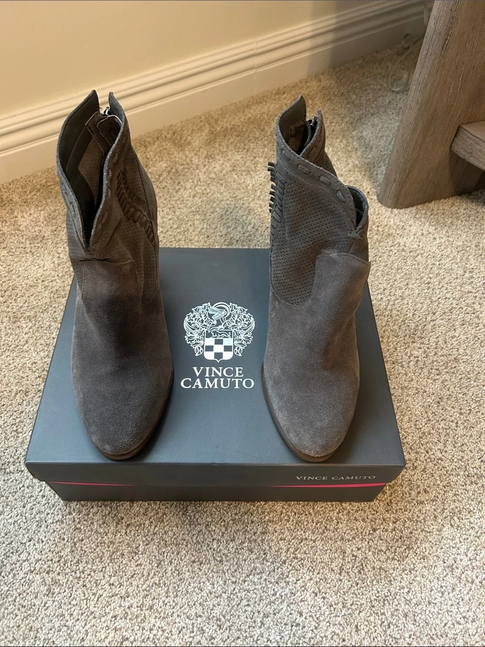 Vince Camuto VC- FretziaCharcoal Suede Ankle Boots size 8